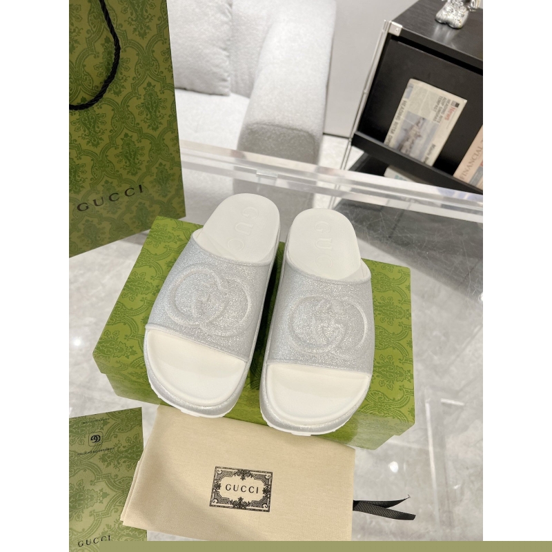 G*u*i slippers